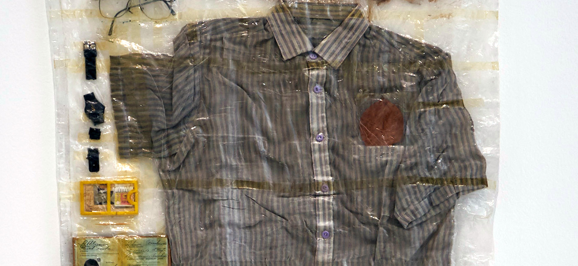 Paweł Altha­mer, Selbstporträt (Kleidung) [detail], 1994, Foto: Schirn Kunsthalle Frankfurt, Norbert Miguletz, 2016